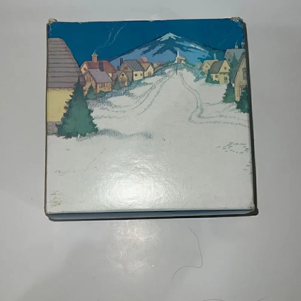 Avon Christmas Carollers Fragranced Soaps Vintage VTG Special Occasion Set of 2
